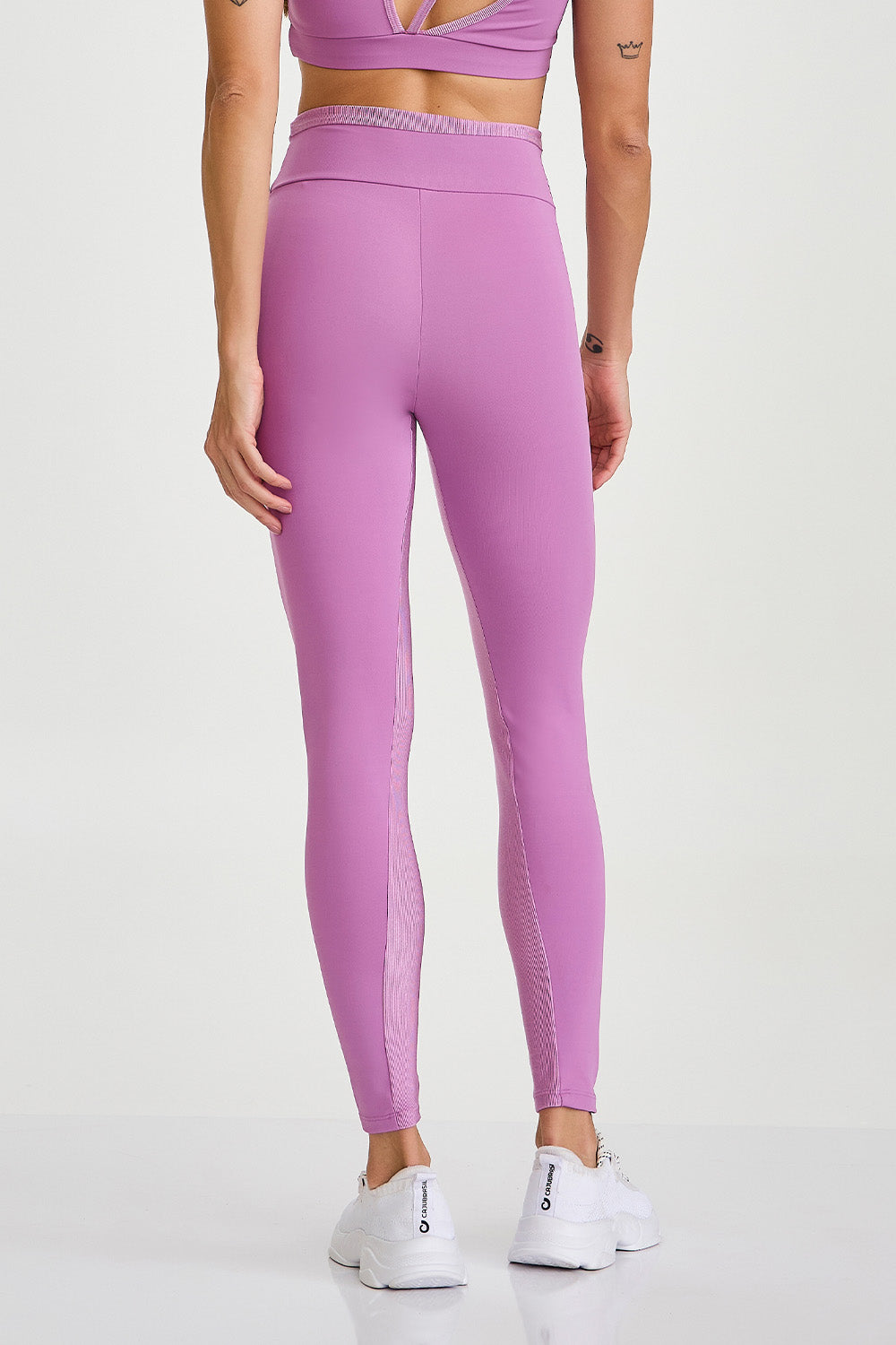 LEGGINS NP CON DETALLE BRILLANTE EN LA PIERNA