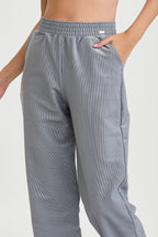 PANTALON ESSENCIAL ACANALADO CON BOLSILLO