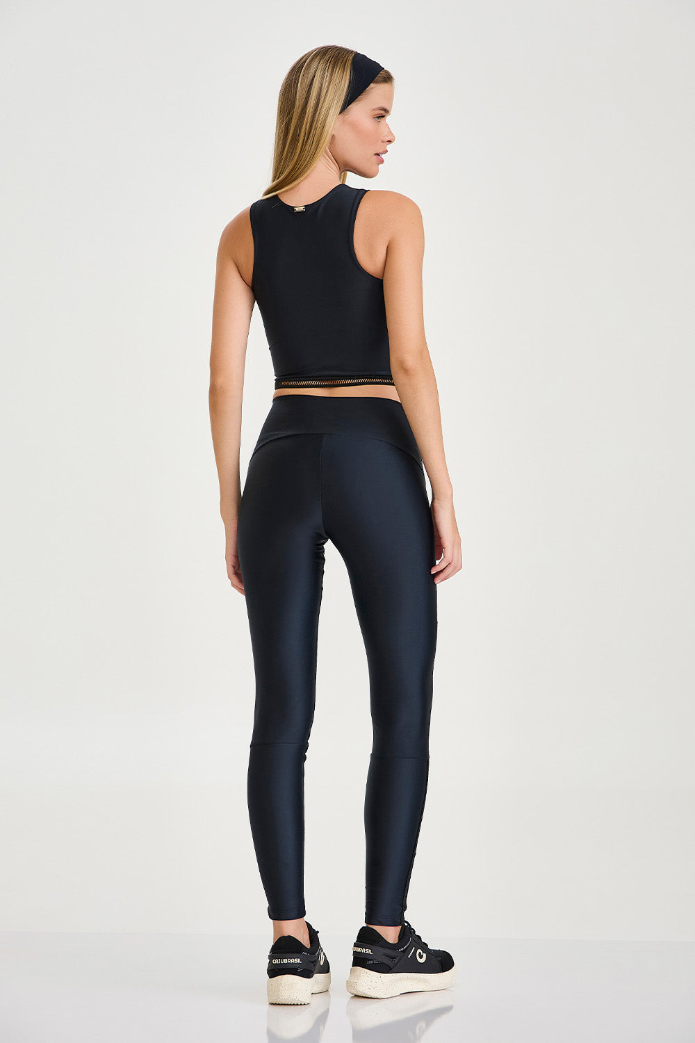 CROPPED DEPORTIVO CON ELÁSTICO BAJO