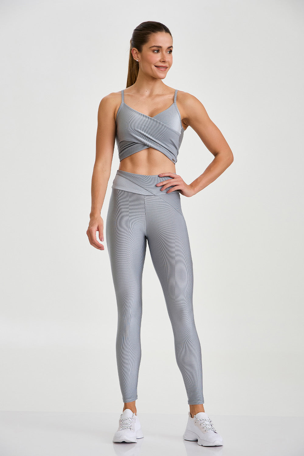 LEGGINS ACANALADOS CON CINTURA ASIMETRICA