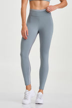 LEGGINS NP CON DETALLE BRILLANTE EN LA PIERNA