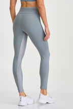 LEGGINS NP CON DETALLE BRILLANTE EN LA PIERNA